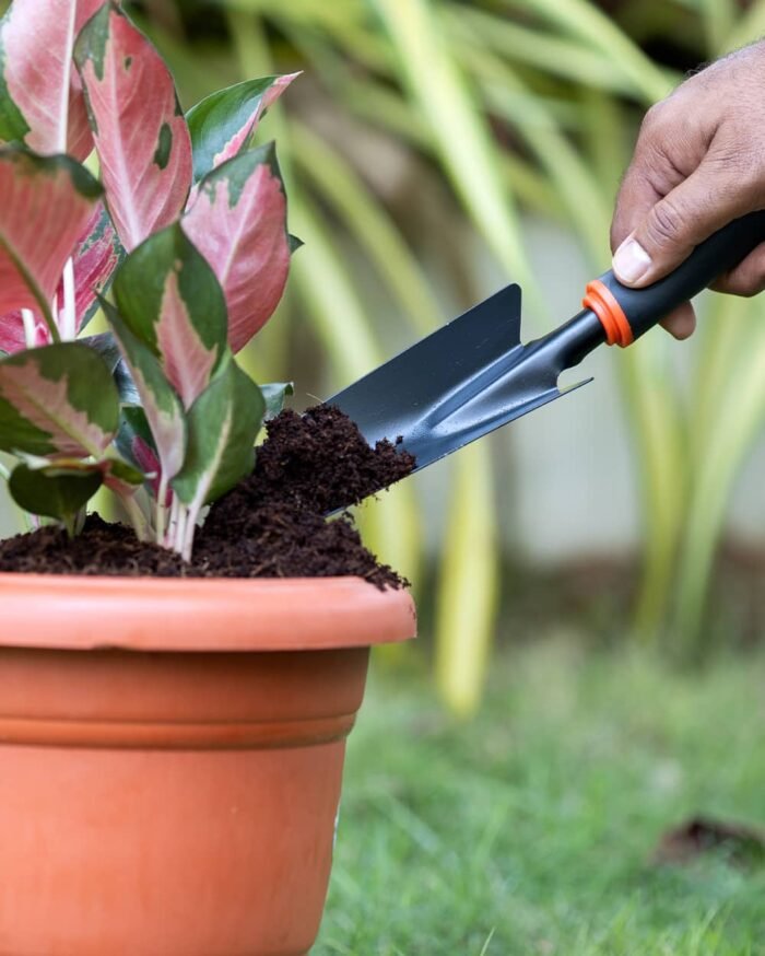 Trukisan Small Hand Trowel – Powder Coated Rust-Resistant Transplanter - Image 3